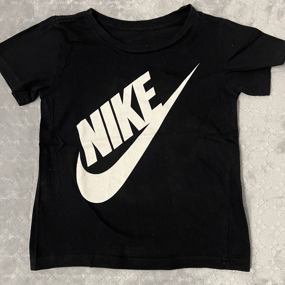 Boys Nike t-shirt